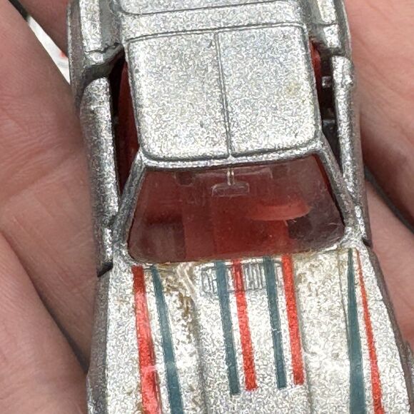 Vintage YatMing 1/64 Diecast Lot of 2 Corvettes – Silver #4 & White Stingray - Picture 11 of 12